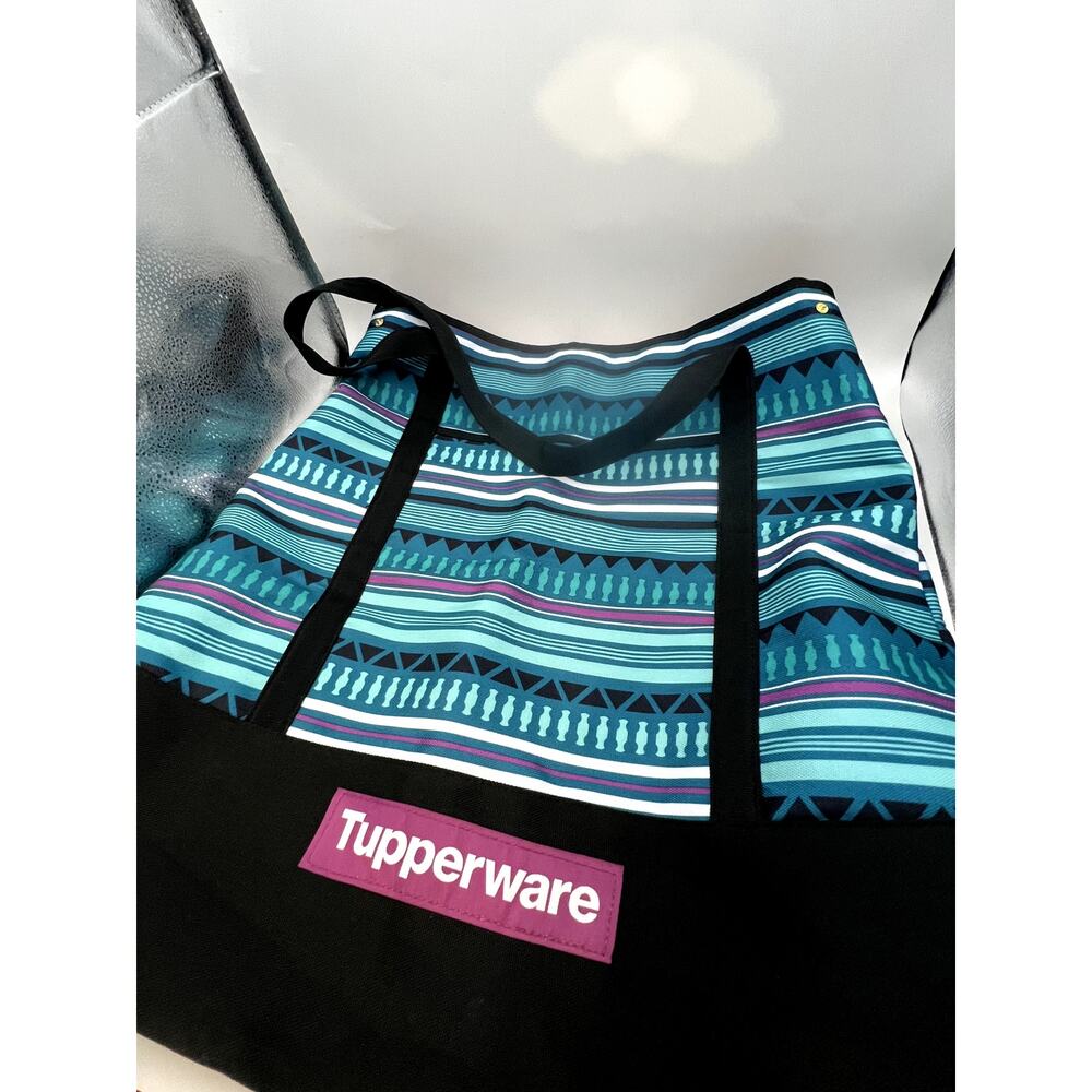 Tupperware X Large Tote 18 x 19